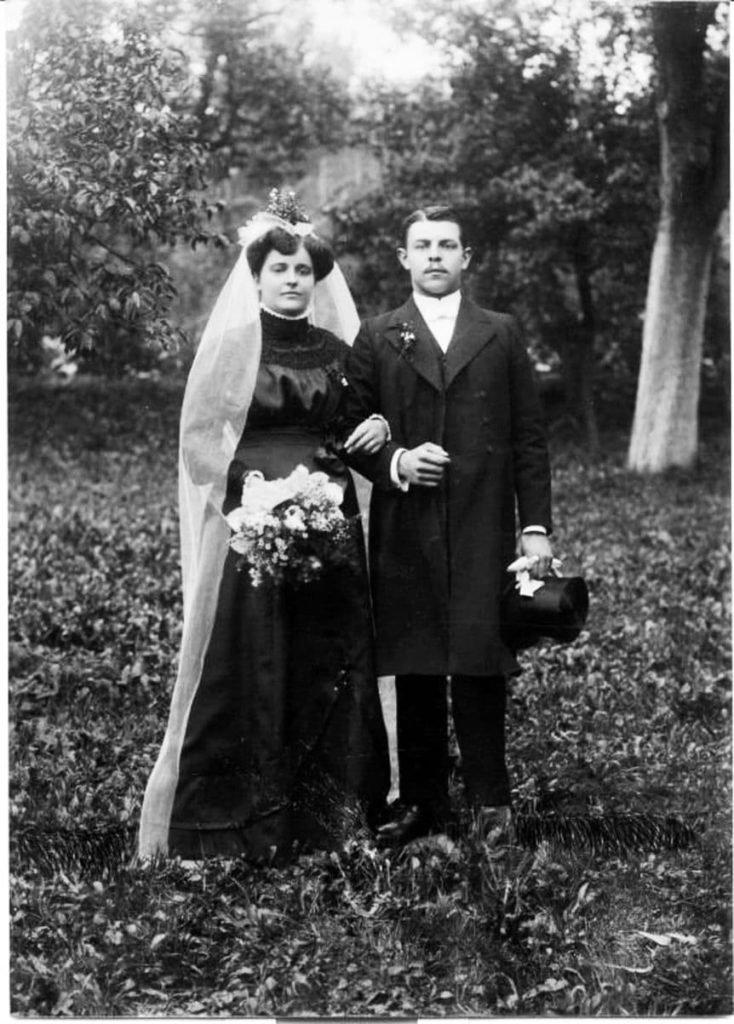 Hochzeitsfoto von Friedrich und Agathe Haaf 1911 Hochzeitsfoto von Friedrich und Agathe Haaf 1911