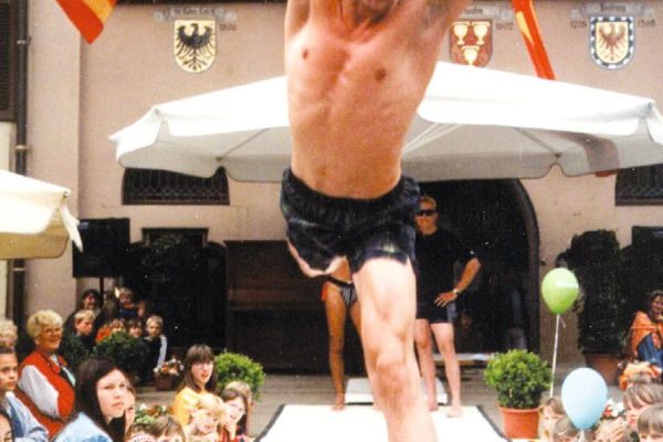 Modenschau in Staufen auf dem Marktplatz 1997